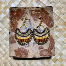 Load image into Gallery viewer, Beaded macrame earrings