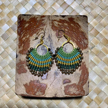Load image into Gallery viewer, Beaded macrame earrings