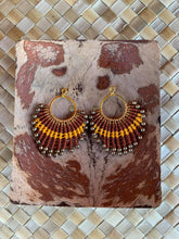 Load image into Gallery viewer, Beaded macrame earrings