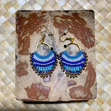 Load image into Gallery viewer, Beaded macrame earrings