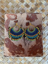 Load image into Gallery viewer, Beaded macrame earrings