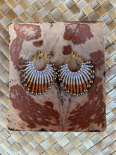 Load image into Gallery viewer, Beaded macrame earrings