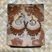 Load image into Gallery viewer, Beaded macrame earrings