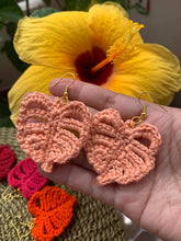 Load image into Gallery viewer, Crocheted monstera earrings