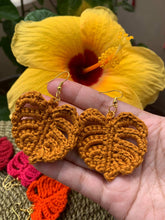 Load image into Gallery viewer, Crocheted monstera earrings