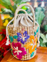 Load image into Gallery viewer, Embroidered seagrass bags