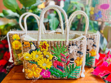 Load image into Gallery viewer, Embroidered seagrass bags