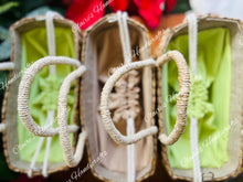 Load image into Gallery viewer, Embroidered seagrass bags