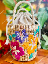 Load image into Gallery viewer, Embroidered seagrass bags