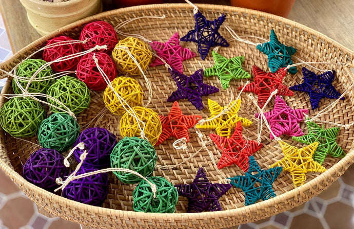 Rattan Christmas balls and stars...