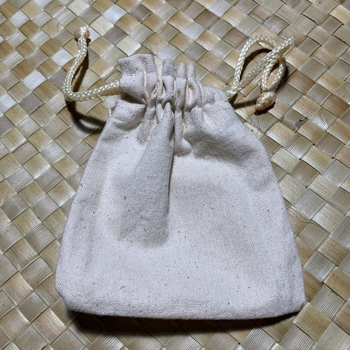 <a href="http://11.5cmx9.5cm">11.5cmx9.5cm</a> canvas pouches. #canvaspouches...