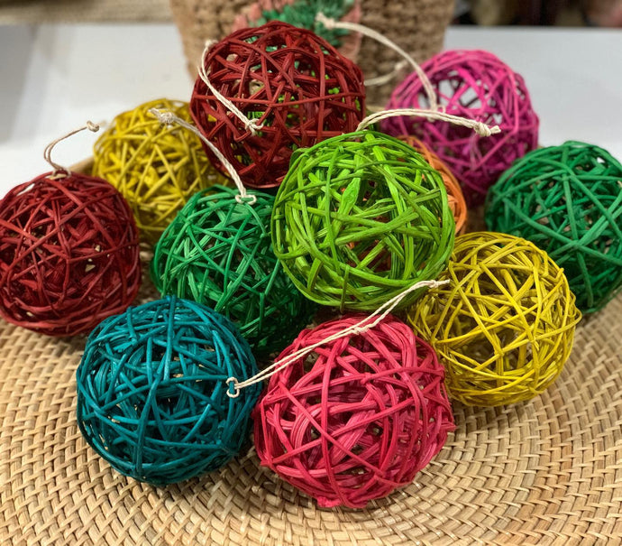 Colorful 4” rattan balls bound...