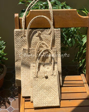 Load image into Gallery viewer, Buri gift bags

