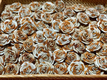 Load image into Gallery viewer, Handwoven pandan flowers
