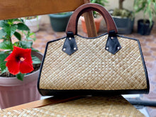 Load image into Gallery viewer, Handwoven pandan bags
