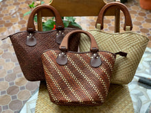 Load image into Gallery viewer, Handwoven pandan bags
