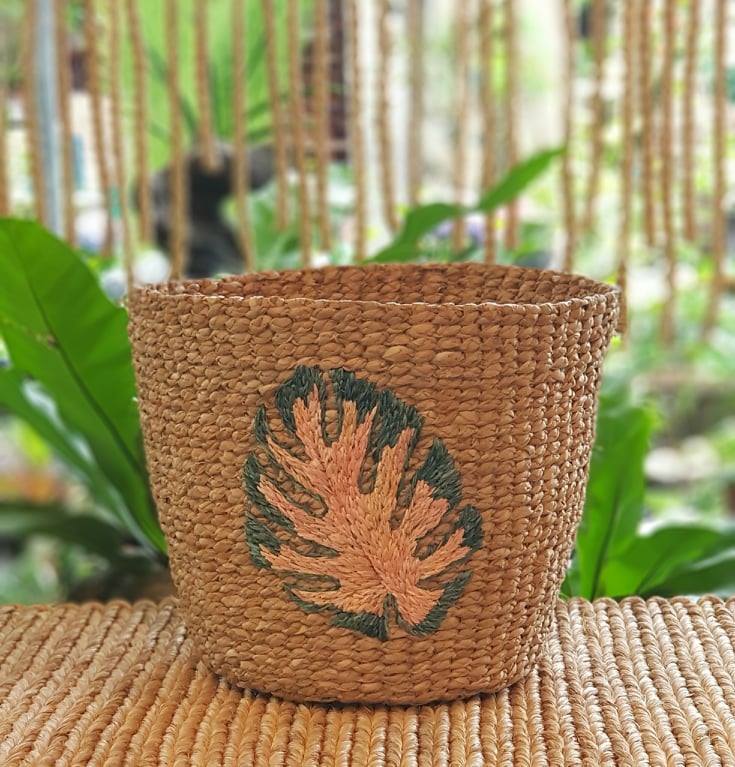 Monstera-embroidered bancuan planters
