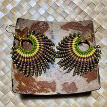 Load image into Gallery viewer, Beaded macrame earrings
