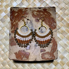 Load image into Gallery viewer, Beaded macrame earrings
