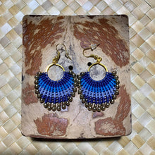 Load image into Gallery viewer, Beaded macrame earrings
