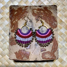 Load image into Gallery viewer, Beaded macrame earrings
