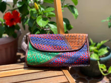 Load image into Gallery viewer, Handwoven pandan clutches

