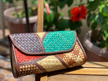 Load image into Gallery viewer, Handwoven pandan clutches
