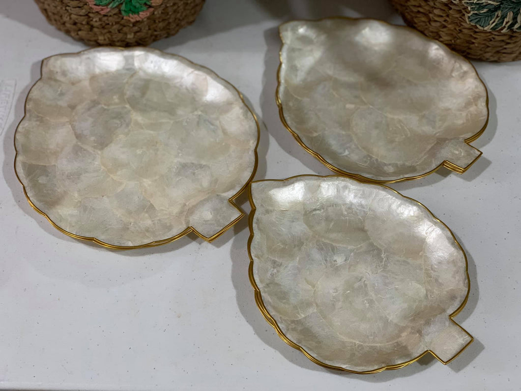 Set of three capiz plates/trays