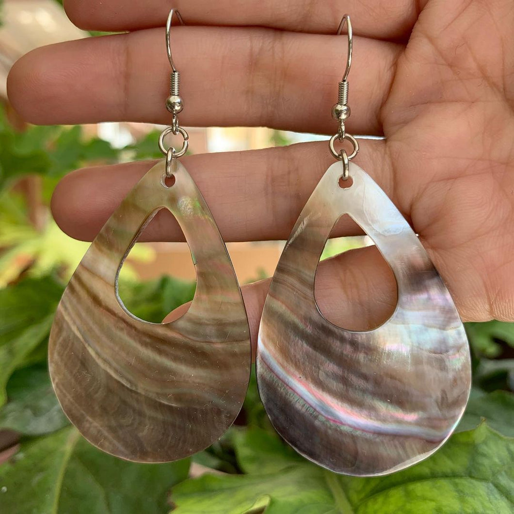 Teardrop tahiti mother of pearl earrings