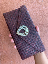 Load image into Gallery viewer, Handwoven envelope pandan wallets with callar mother of pearl charm
