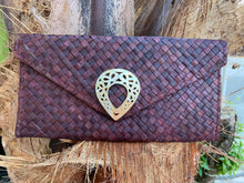 Load image into Gallery viewer, Handwoven envelope pandan wallets with callar mother of pearl charm
