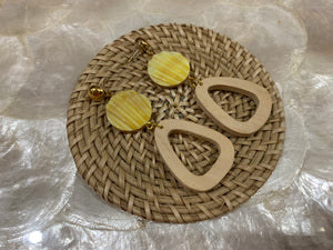 Rattan earrings with shells and wooden beads