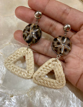 Load image into Gallery viewer, Rattan earrings with shell beads
