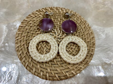 Load image into Gallery viewer, Rattan earrings with shell beads
