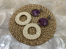 Load image into Gallery viewer, Rattan earrings with shell beads
