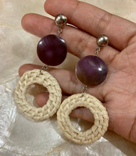 Load image into Gallery viewer, Rattan earrings with shell beads
