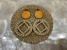 Load image into Gallery viewer, Rattan earrings with shell beads
