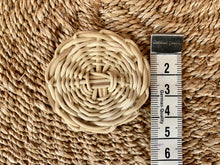 Load image into Gallery viewer, Round rattan pieces (5cm)
