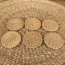 Load image into Gallery viewer, Round rattan pieces (5cm)

