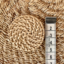 Load image into Gallery viewer, Round rattan pieces (5cm)

