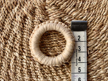 Load image into Gallery viewer, Round raffia pieces (4.5cm)
