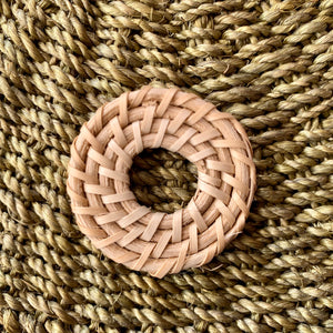 4 Lined round rattan pieces (4cm)