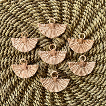 Load image into Gallery viewer, Fan rattan pieces (2.5cm x 3.5cm)
