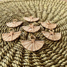 Load image into Gallery viewer, Fan rattan pieces (2.5cm x 3.5cm)
