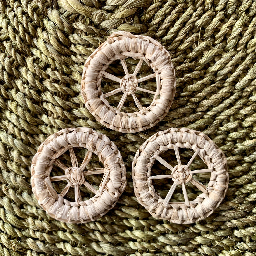 Raffia pieces (3cm)