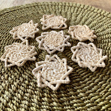 Load image into Gallery viewer, Rattan sunflower pieces (5cm)
