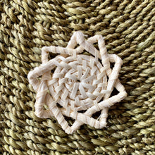 Load image into Gallery viewer, Rattan sunflower pieces (5cm)
