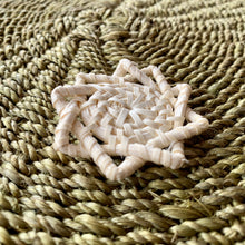 Load image into Gallery viewer, Rattan sunflower pieces (5cm)
