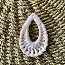 Load image into Gallery viewer, Rattan pieces (5cm)

