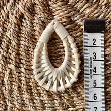 Load image into Gallery viewer, Rattan pieces (5cm)
